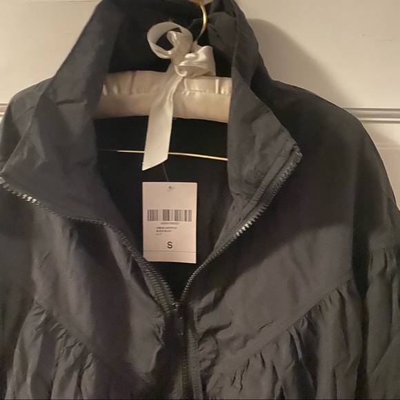 Forever21 Contrast-Trim Shirred Anorak - Picture 7 of 7